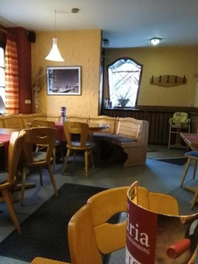 קלינגנברג אם מיין Villa Croatia & Restaurant Adria מראה חיצוני תמונה