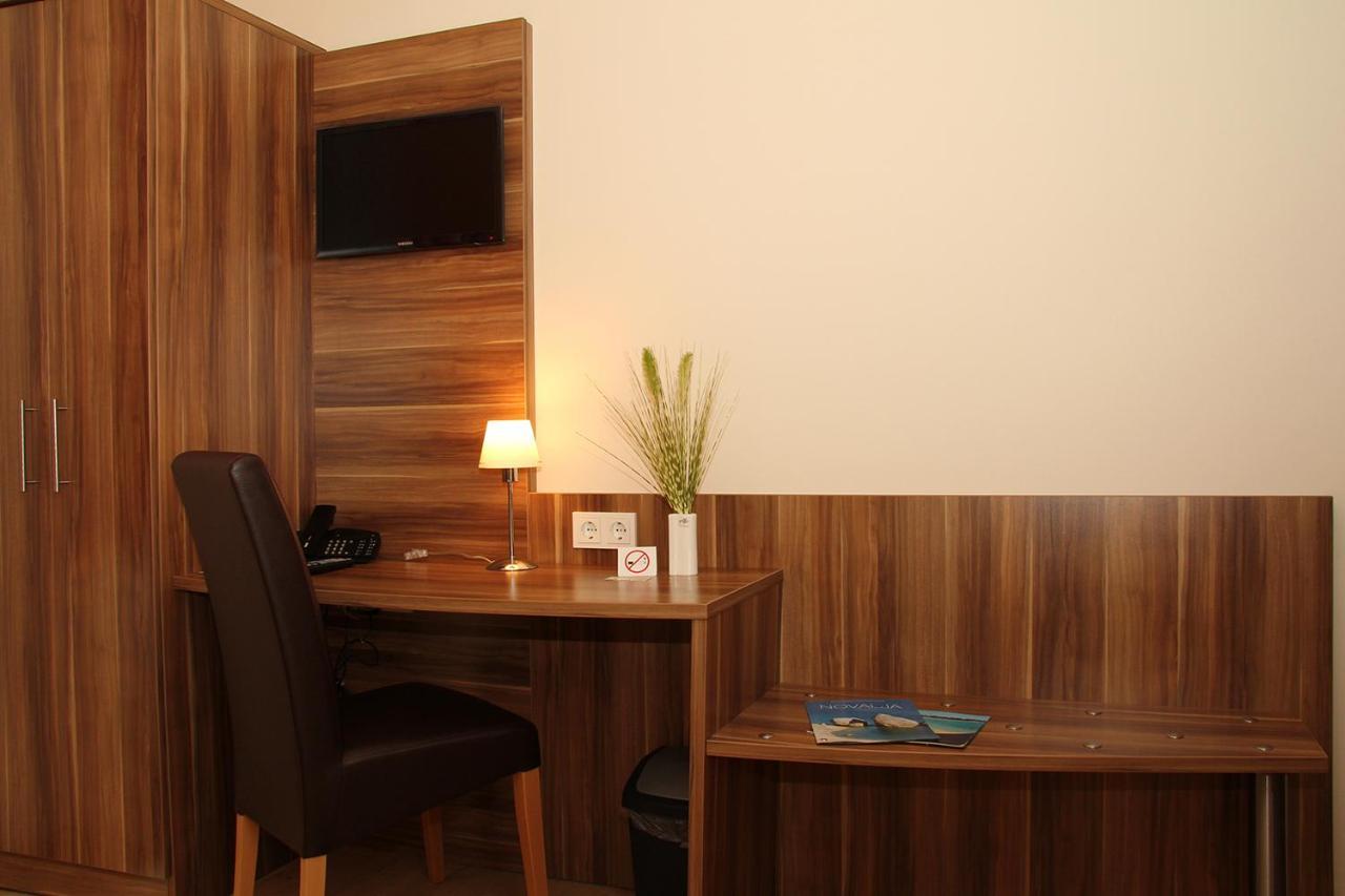 קלינגנברג אם מיין Villa Croatia & Restaurant Adria מראה חיצוני תמונה